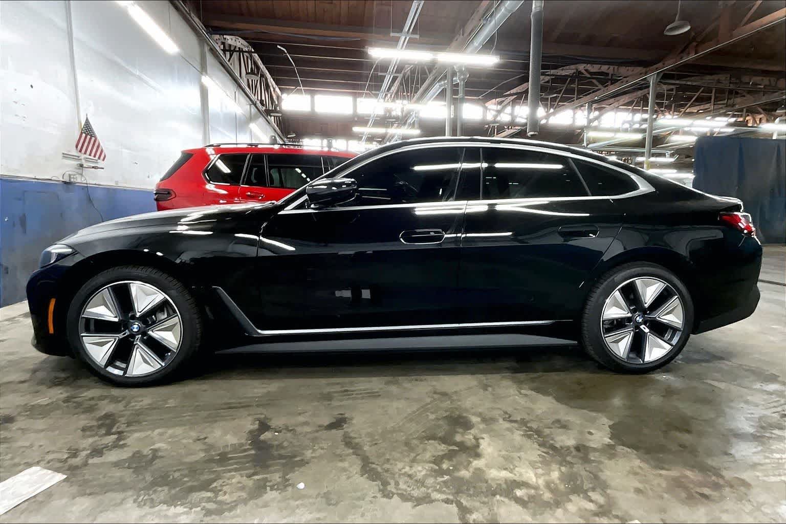 Thumbnail: 2025 BMW i4 - 3