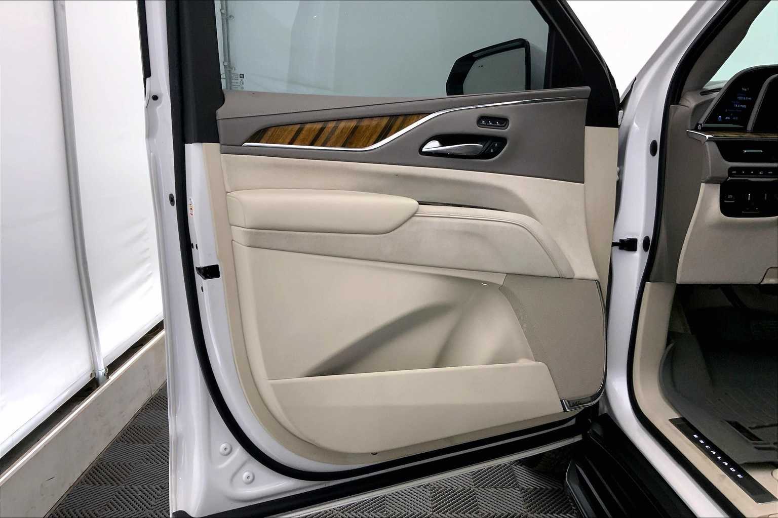 Thumbnail: 2021 Cadillac Escalade - 27