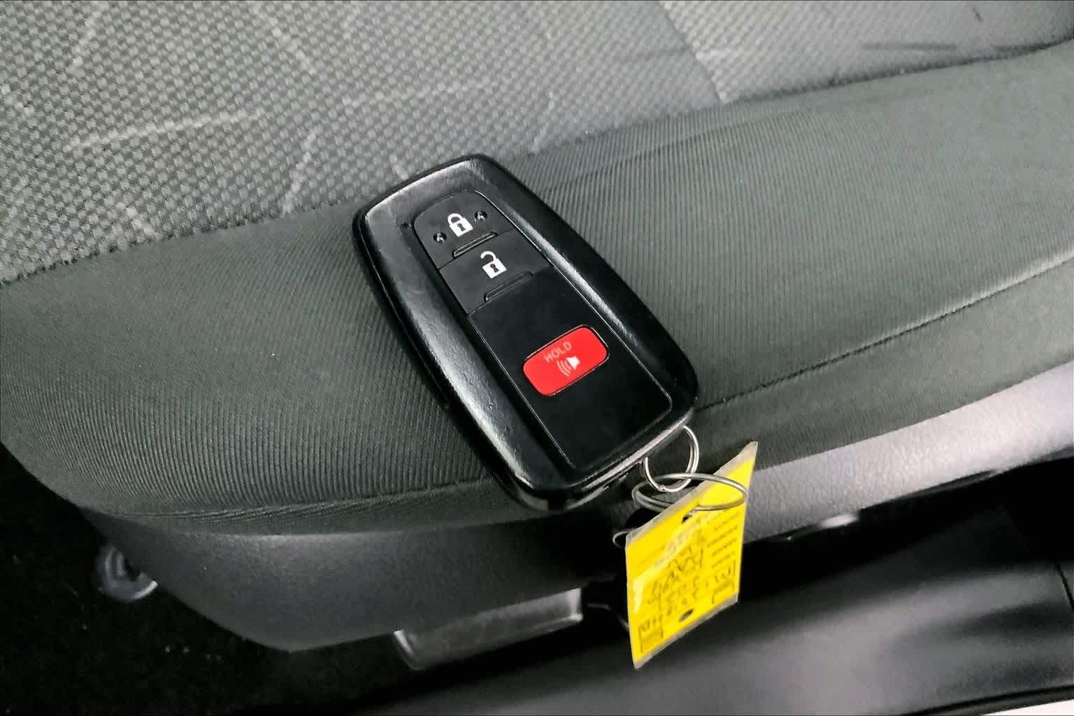 Thumbnail: 2021 Toyota RAV4 - 19