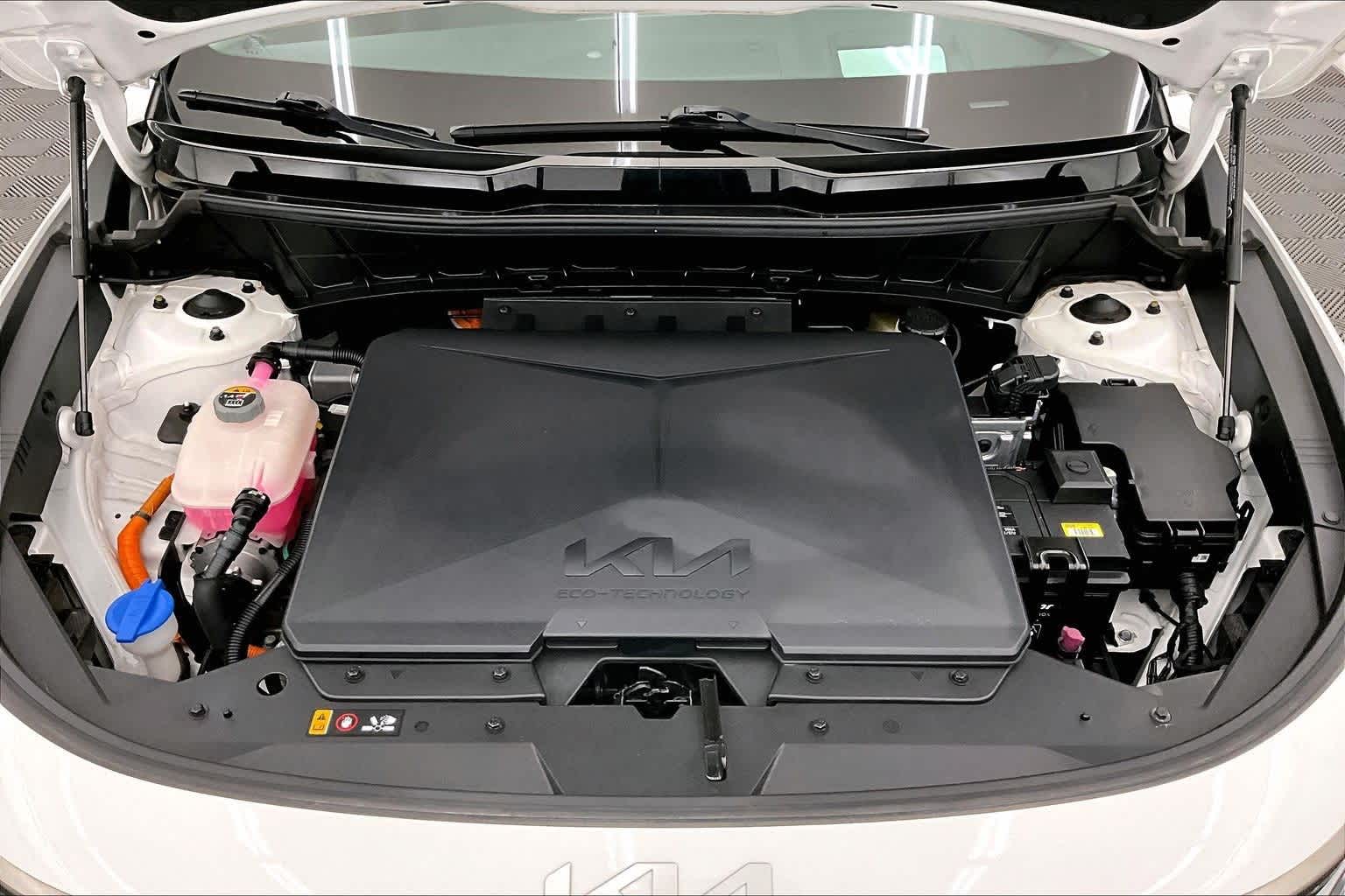 Thumbnail: 2023 Kia Niro - 9