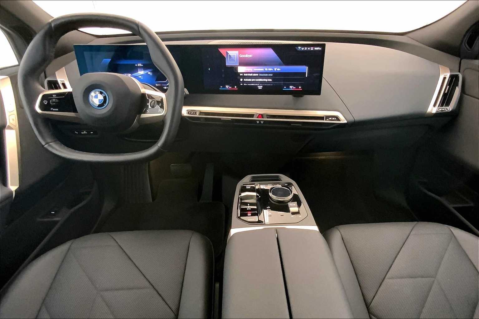 Thumbnail: 2023 BMW iX - 10