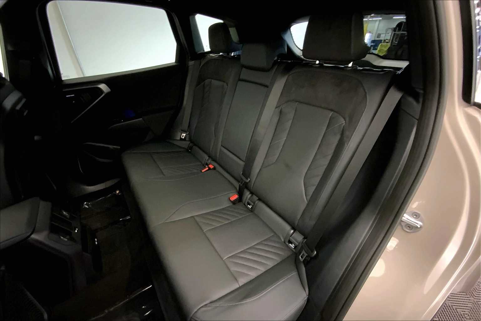 Thumbnail: 2025 BMW X3 - 13