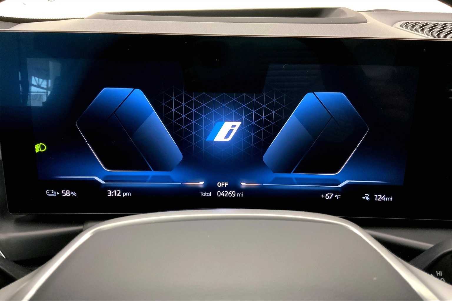 Thumbnail: 2025 BMW i4 - 17