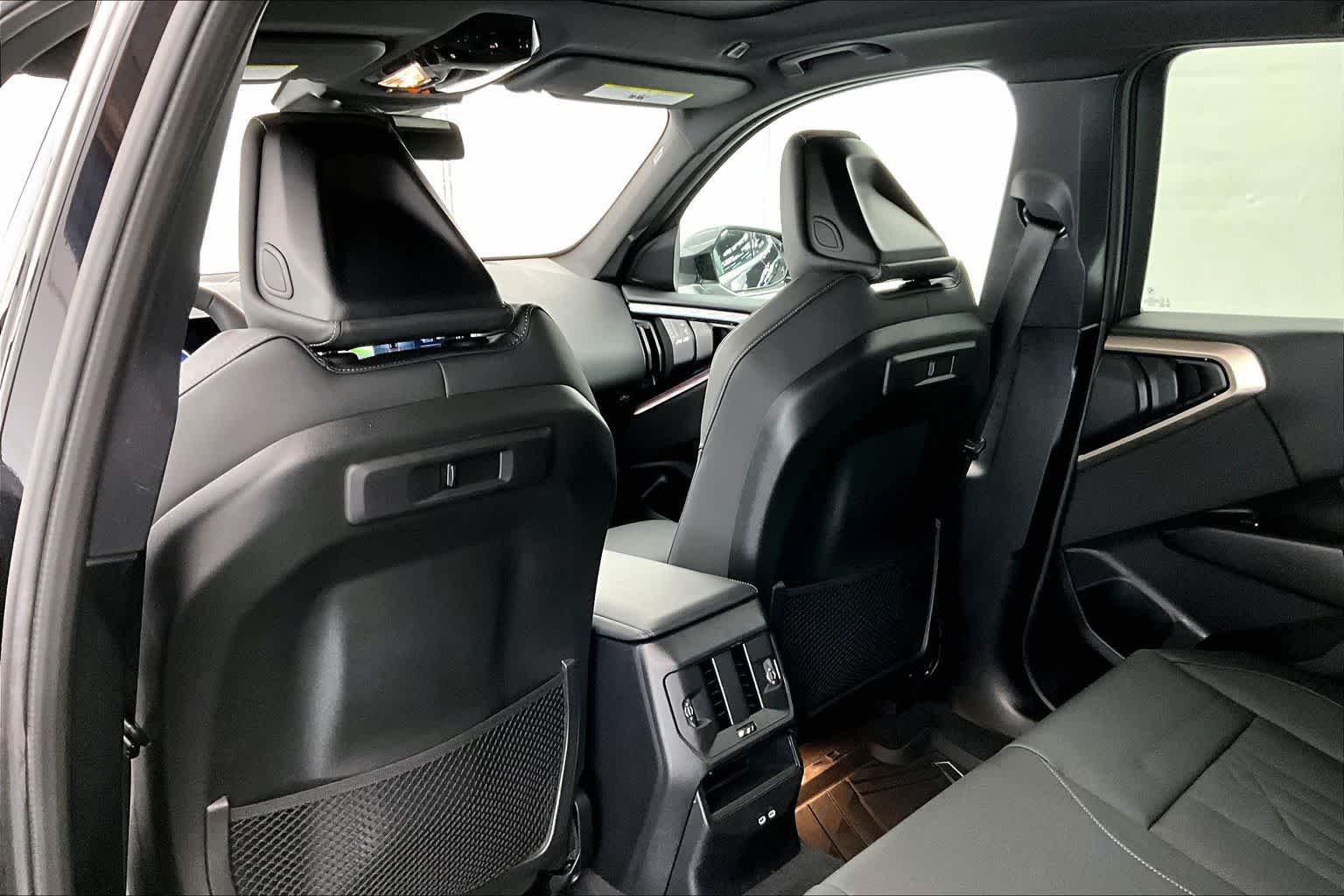 Thumbnail: 2025 BMW X3 - 12