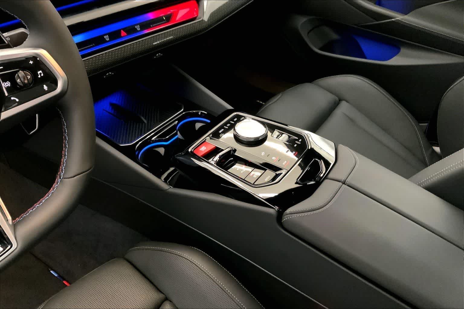 Thumbnail: 2025 BMW M5 - 16