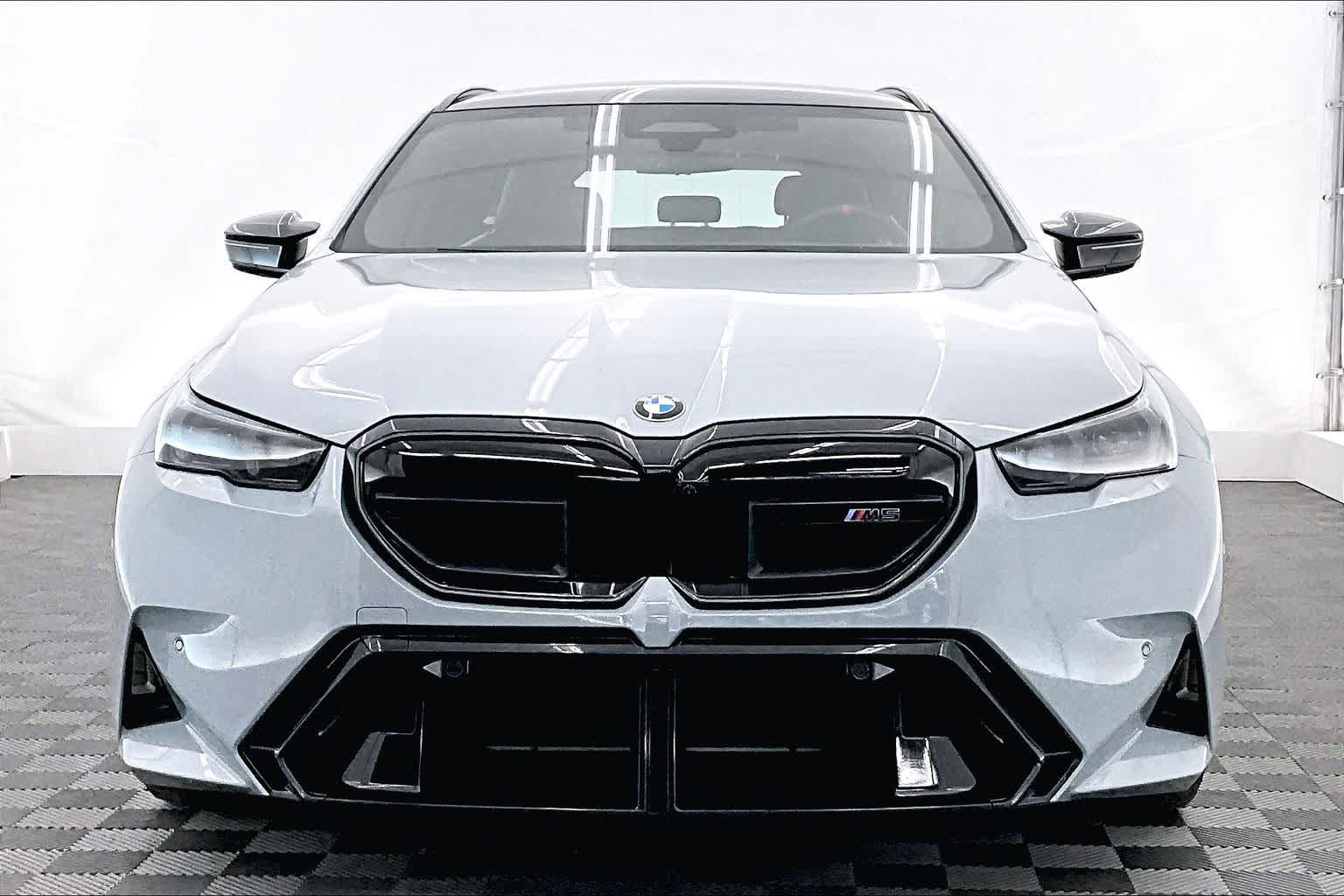 Thumbnail: 2026 BMW M5 - 6