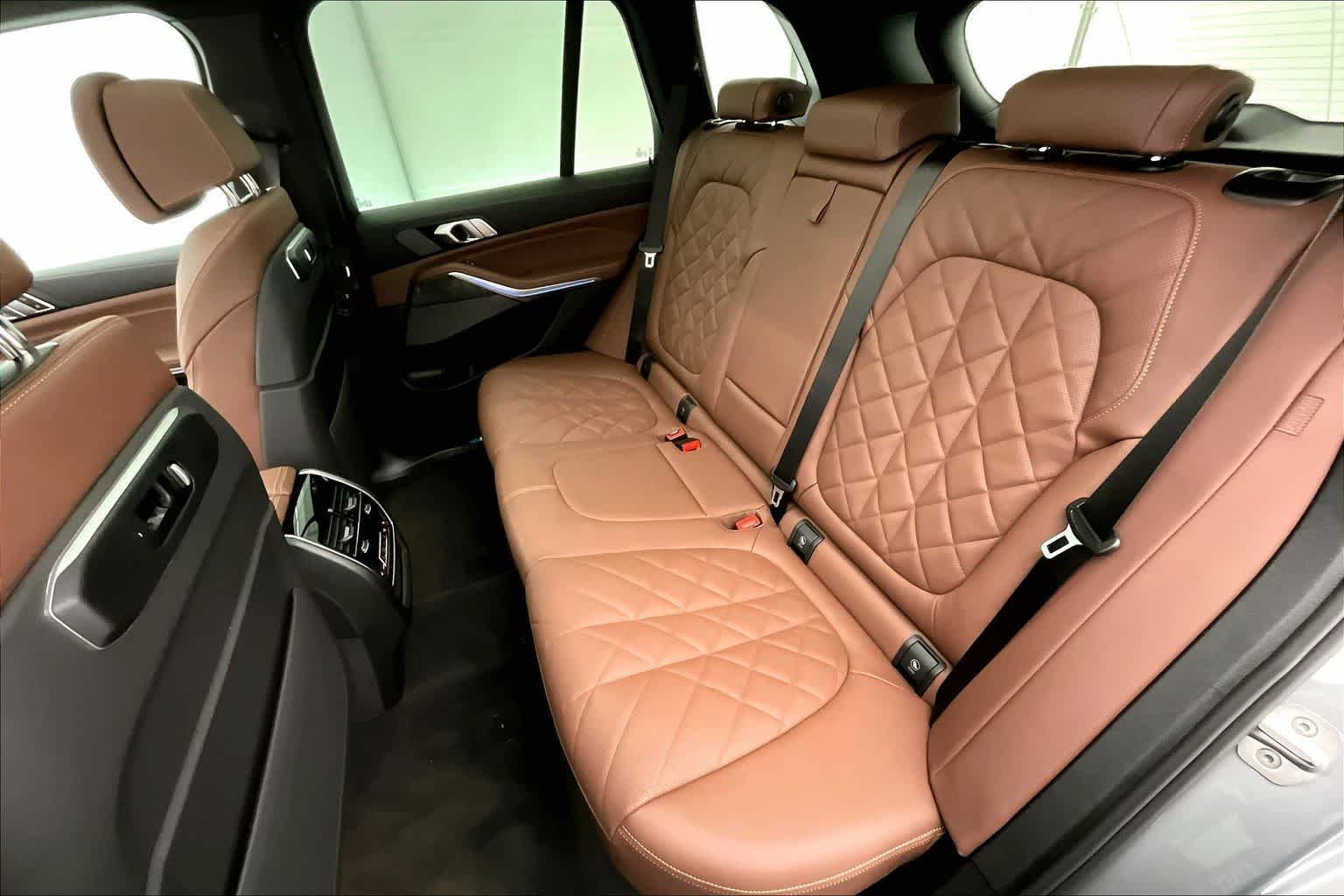 Thumbnail: 2026 BMW X5 - 13