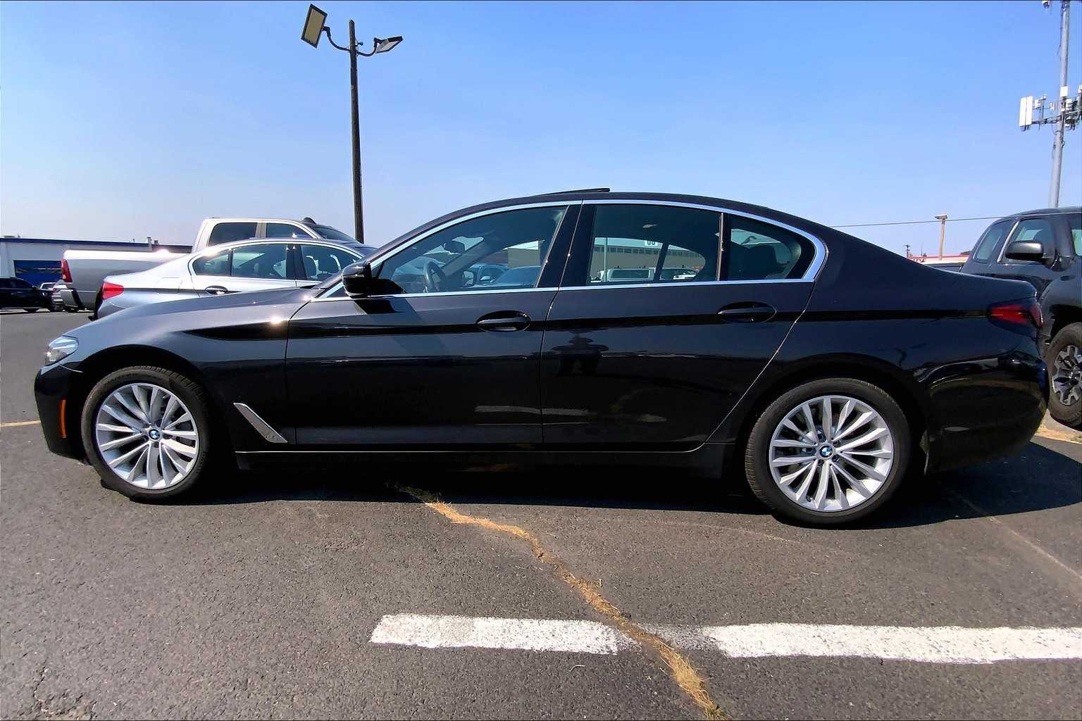 Thumbnail: 2023 BMW 5 Series - 2