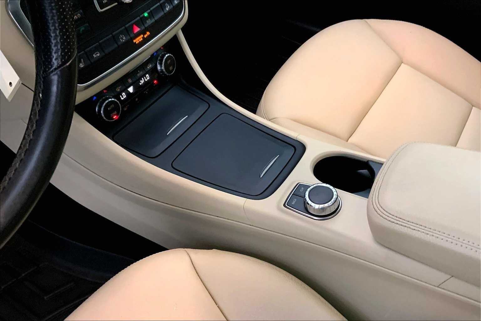 Thumbnail: 2015 Mercedes-Benz GLA - 16