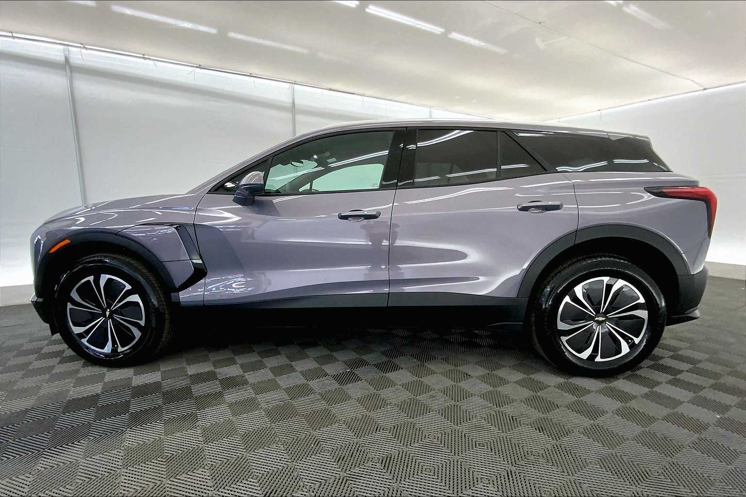 Thumbnail: 2024 Chevrolet Blazer EV - 3