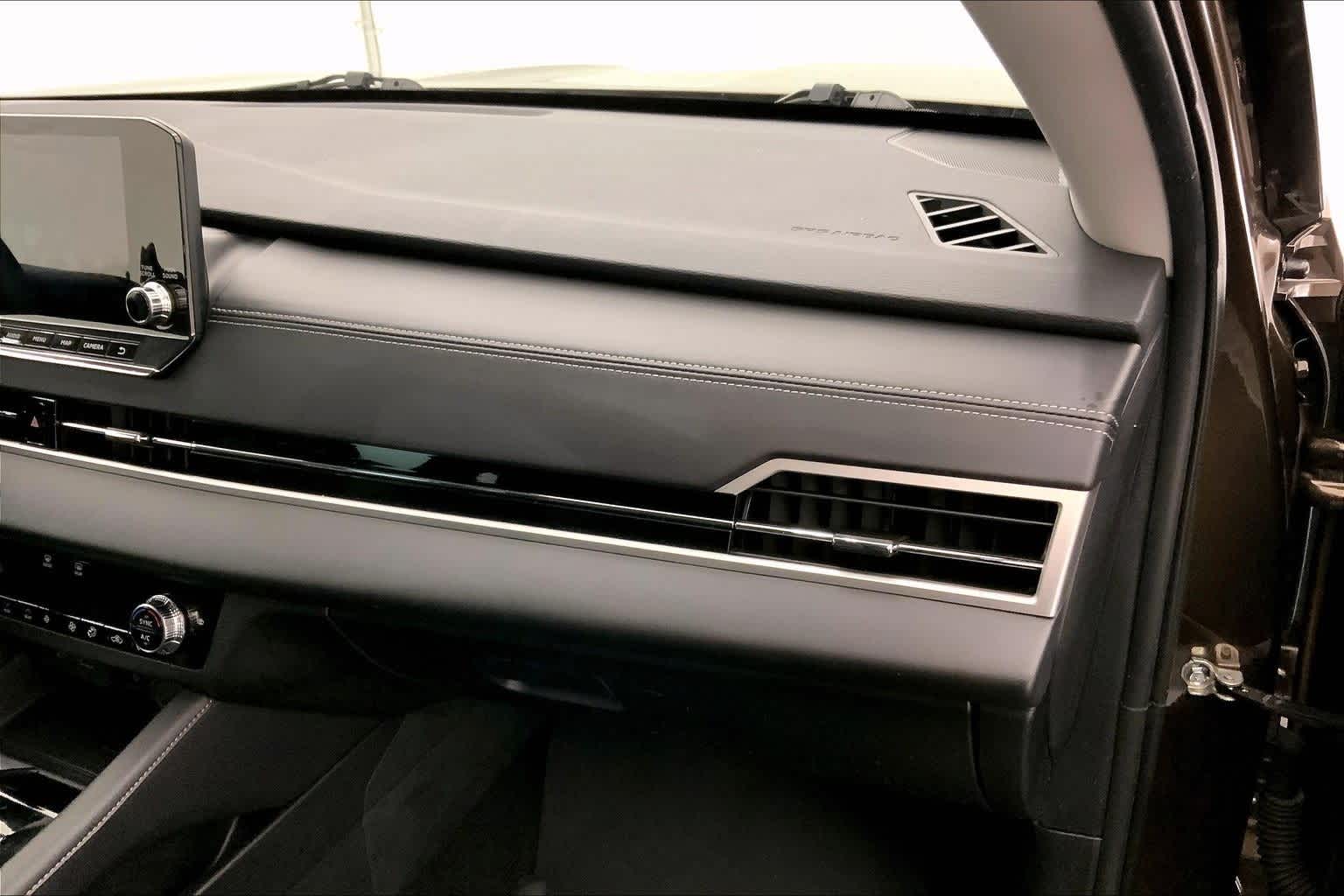 Thumbnail: 2023 Mitsubishi Outlander - 23