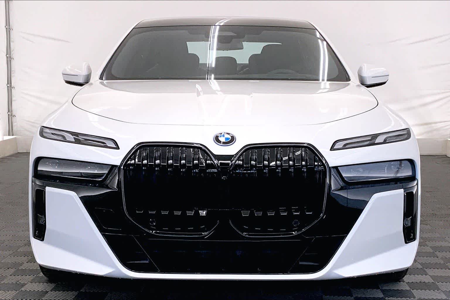 Thumbnail: 2026 BMW i7 - 6