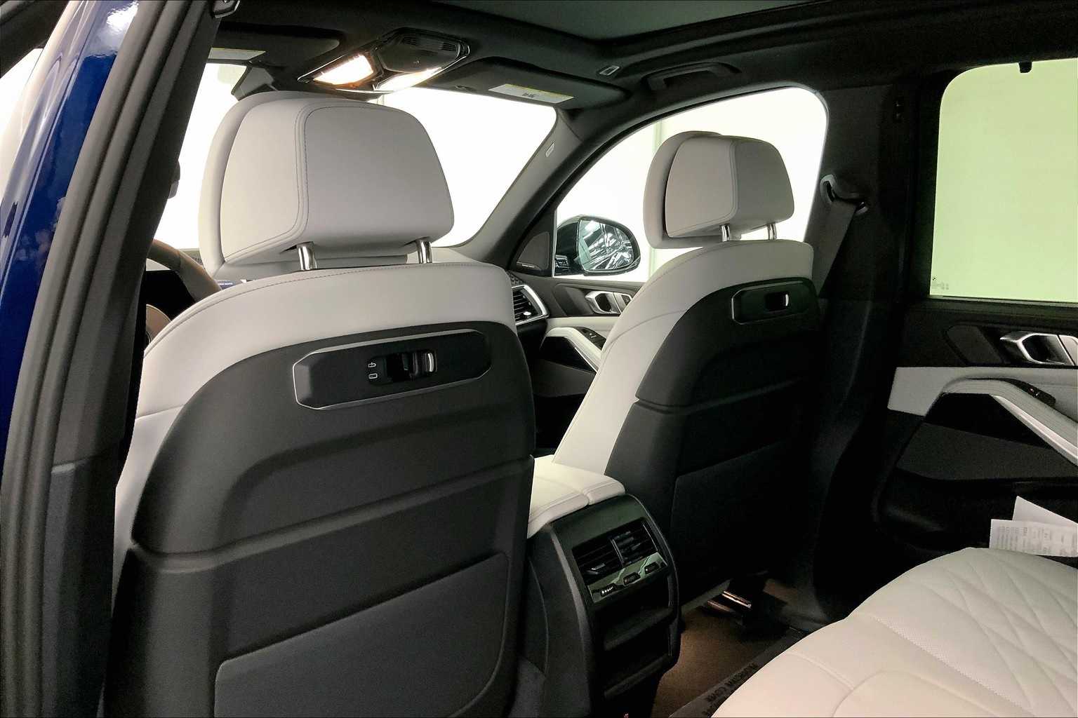 Thumbnail: 2026 BMW X5 - 12