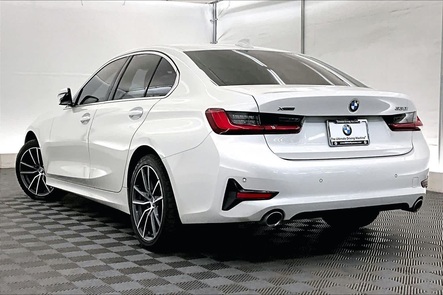 Thumbnail: 2021 BMW 3 Series - 4