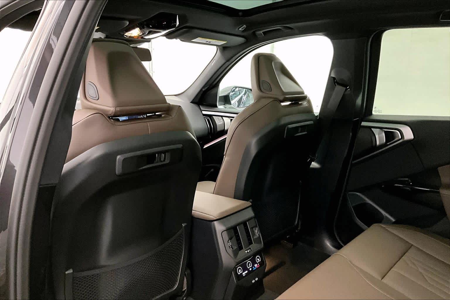 Thumbnail: 2026 BMW X3 - 12