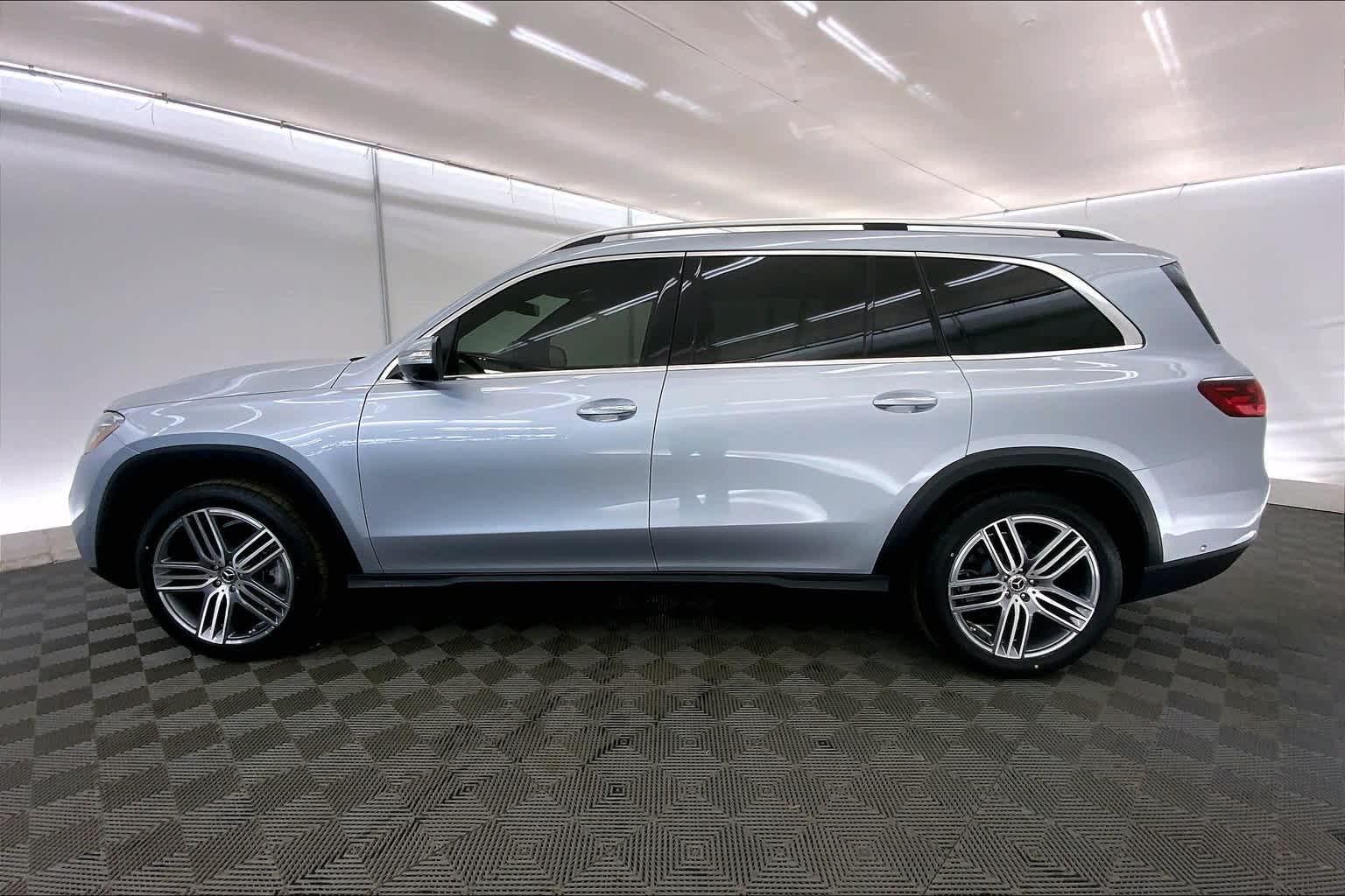 Thumbnail: 2024 Mercedes-Benz GLS - 3