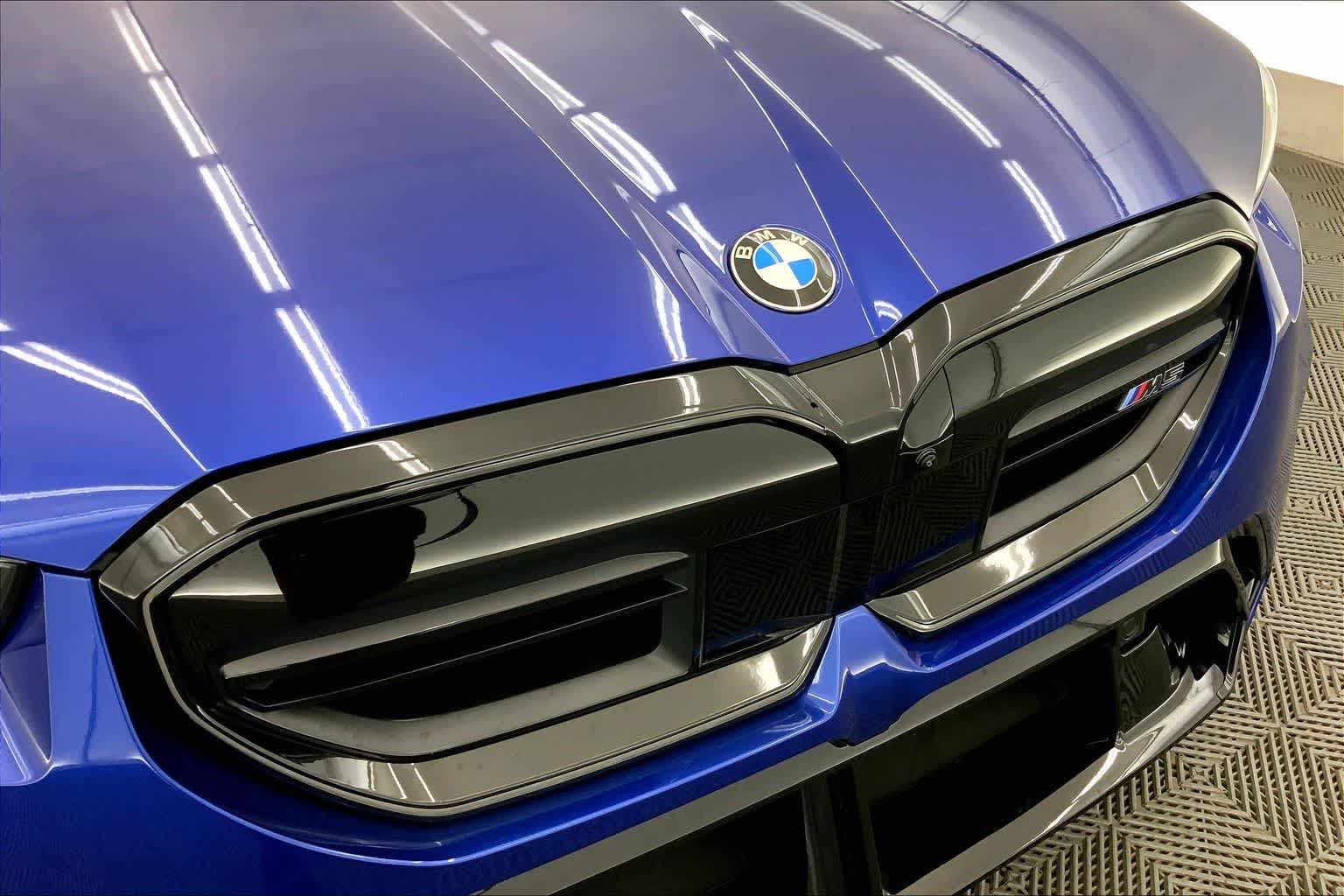 Thumbnail: 2025 BMW M5 - 33