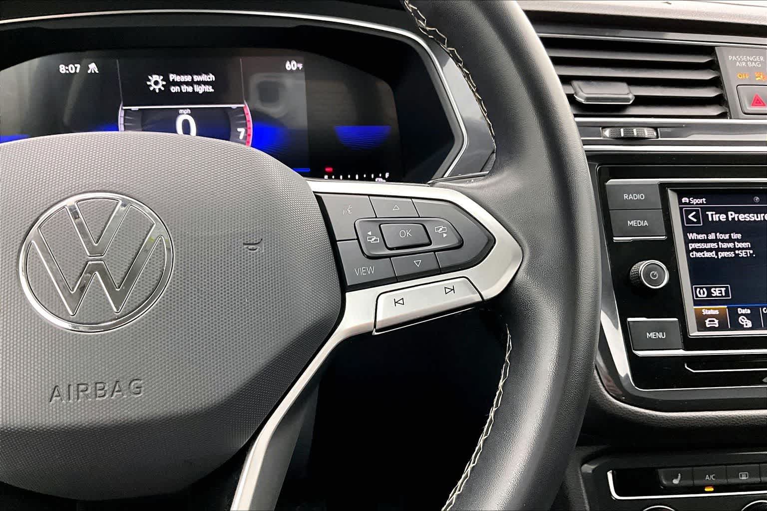 Thumbnail: 2024 Volkswagen Tiguan - 25