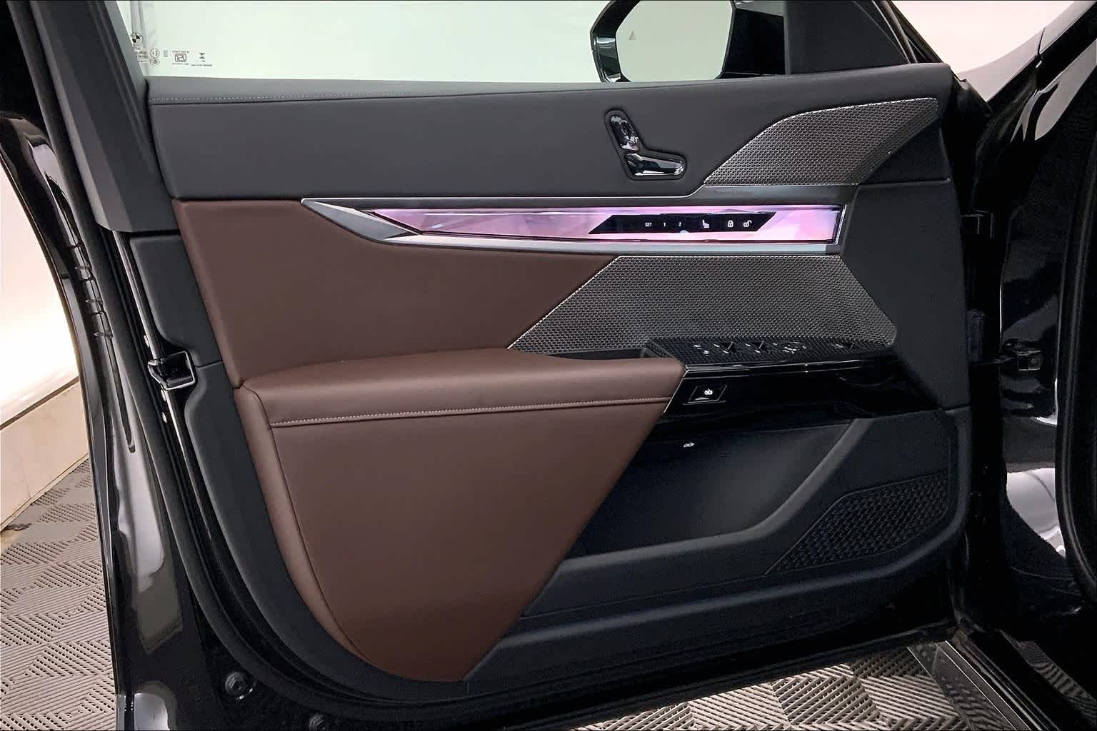 Thumbnail: 2024 BMW 7 Series - 27