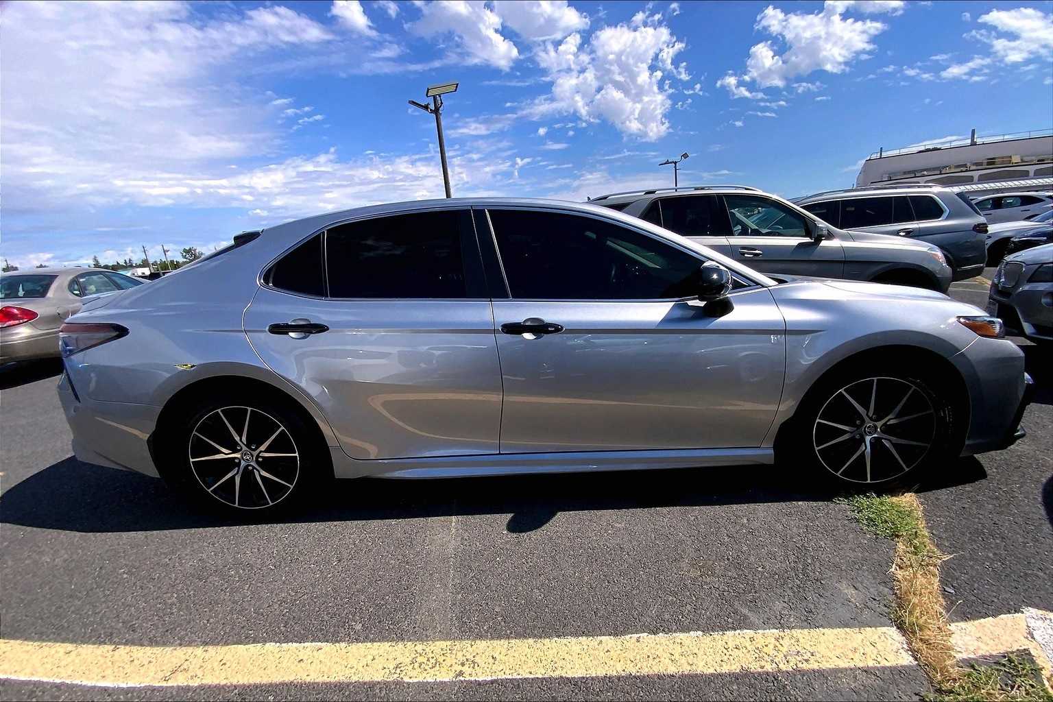 Thumbnail: 2023 Toyota Camry - 9
