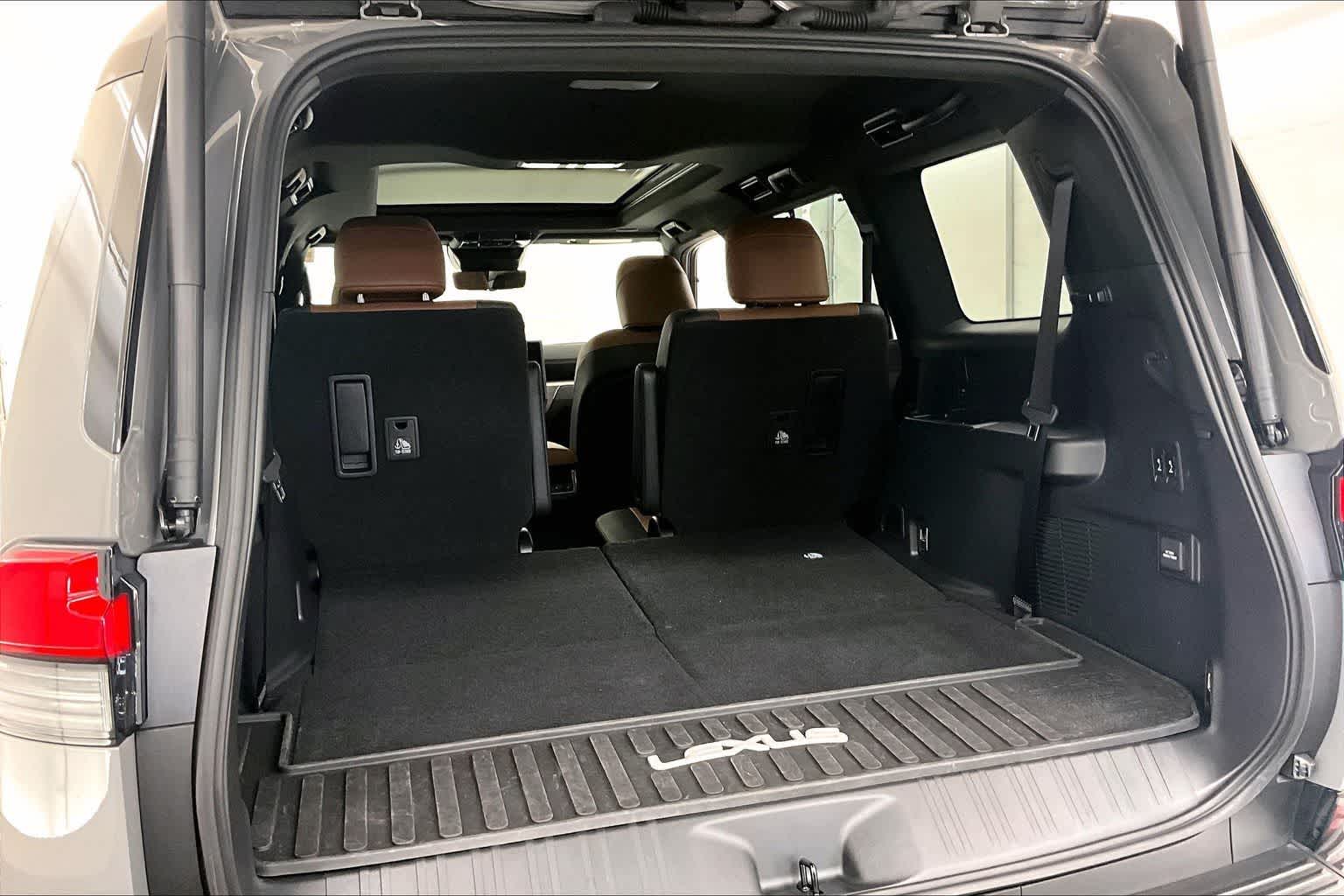 Thumbnail: 2024 Lexus GX - 18