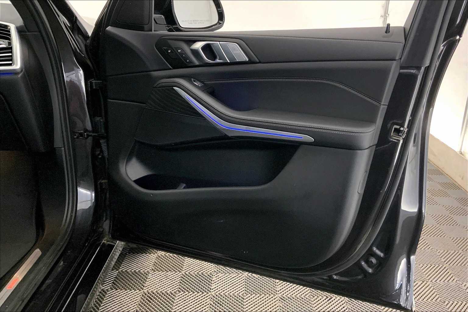 Thumbnail: 2022 BMW X7 - 28