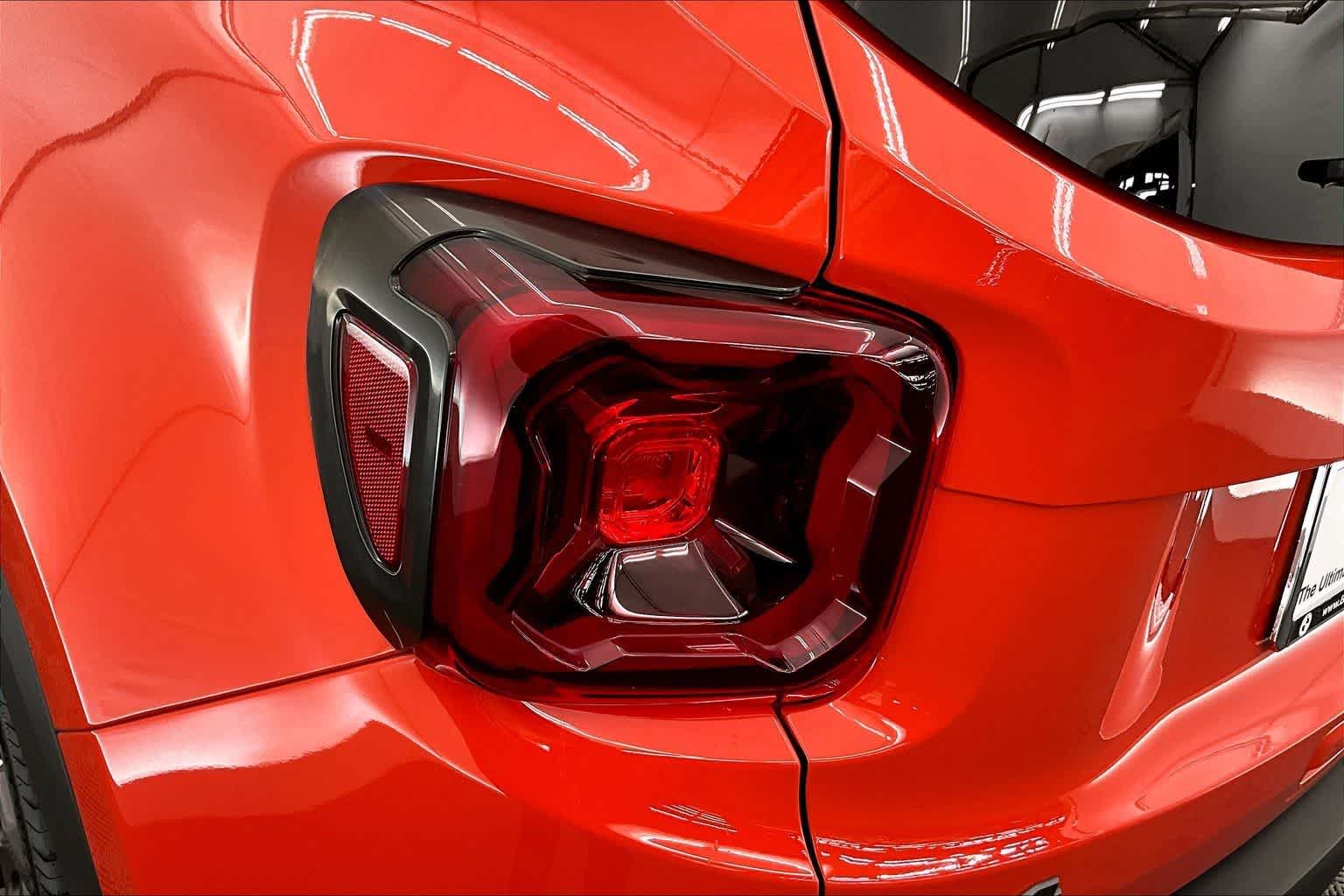 Thumbnail: 2021 Jeep Renegade - 32