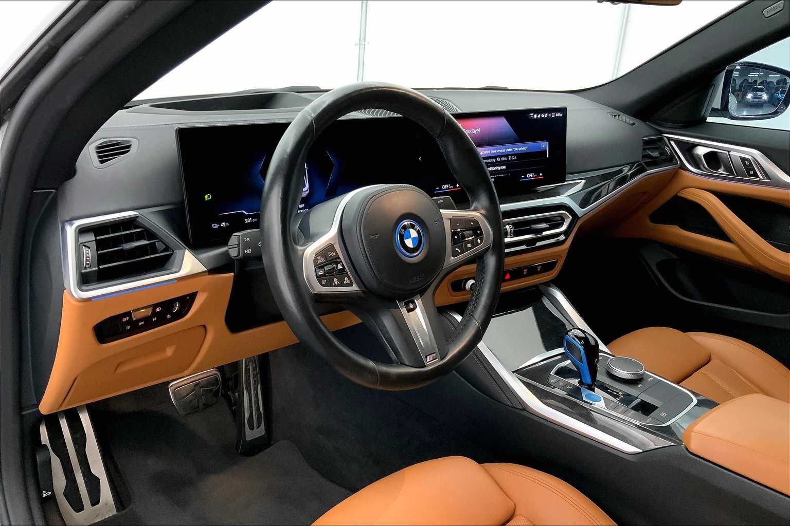 Thumbnail: 2022 BMW i4 - 3