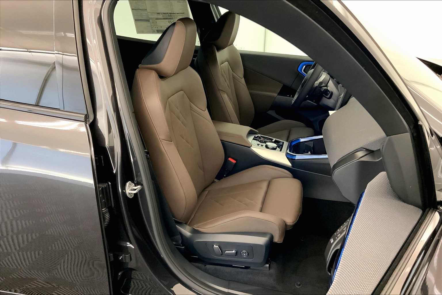 Thumbnail: 2025 BMW X3 - 14