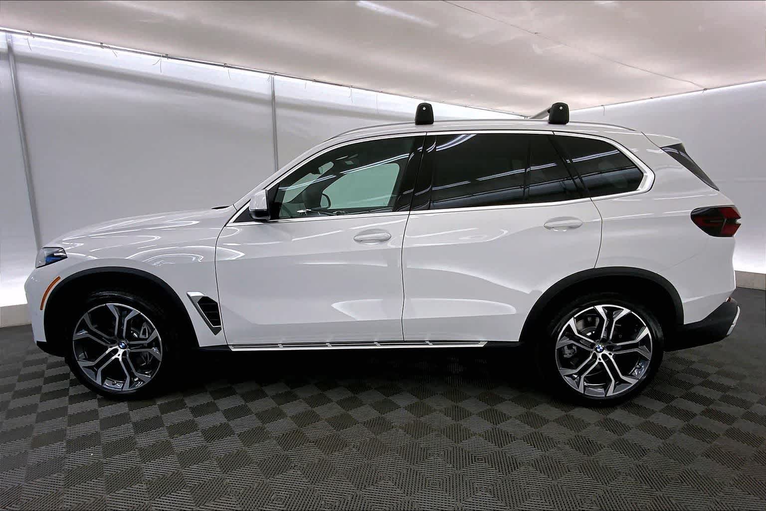 Thumbnail: 2026 BMW X5 - 3