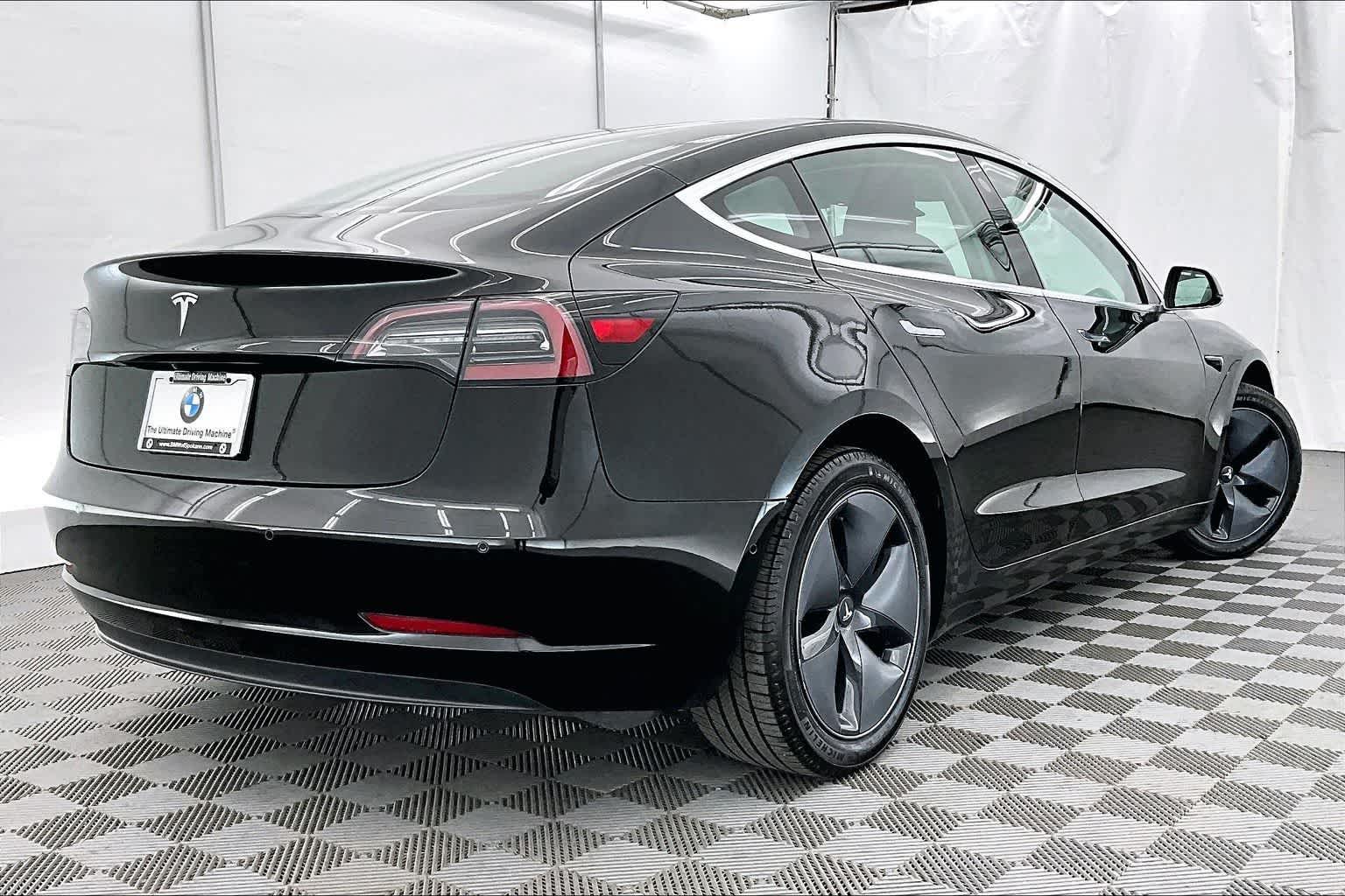 Thumbnail: 2019 Tesla Model 3 - 22