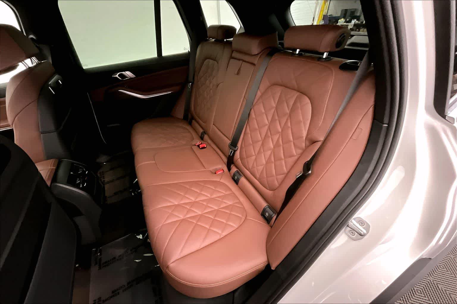 Thumbnail: 2026 BMW X5 - 13