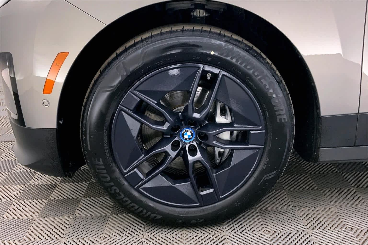 2023 BMW iX xDrive50 8