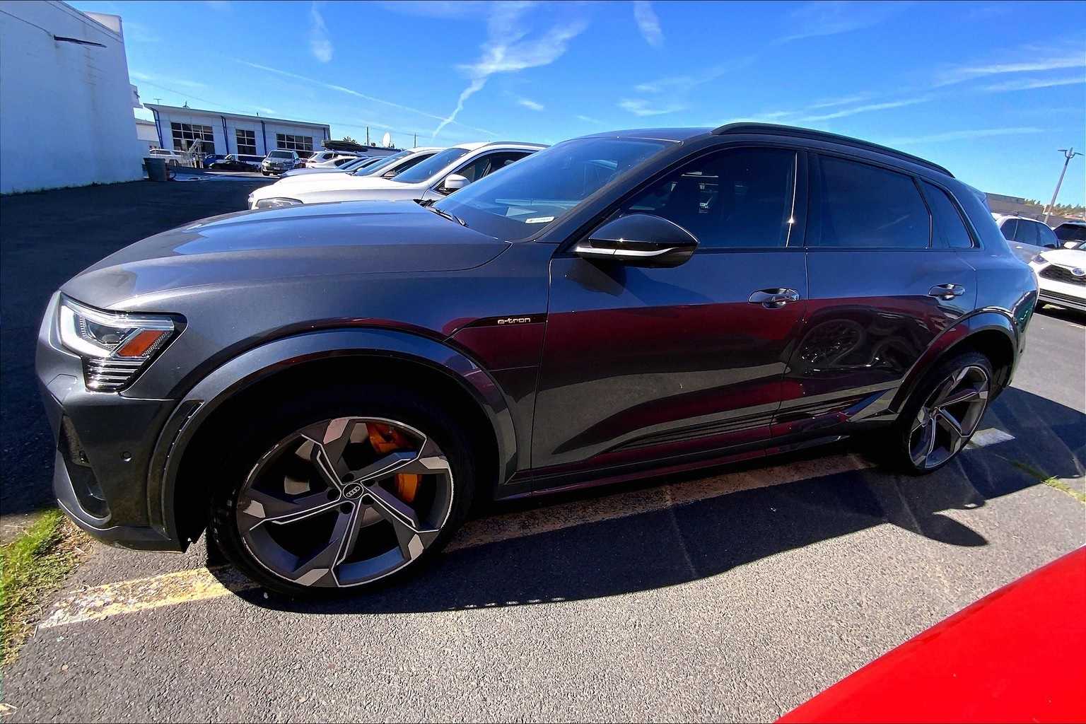 2022 Audi e-tron Premium Plus photo 3