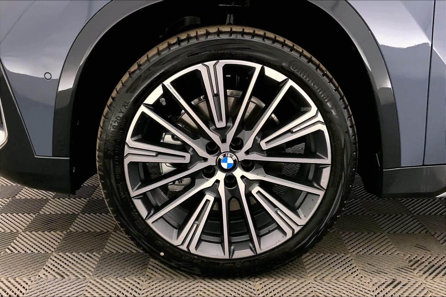 Thumbnail: 2025 BMW X1 - 8