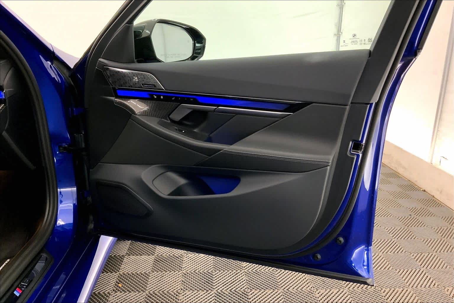 Thumbnail: 2025 BMW M5 - 28