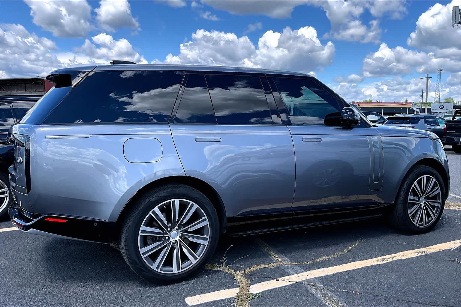 Thumbnail: 2023 Land Rover Range Rover - 9