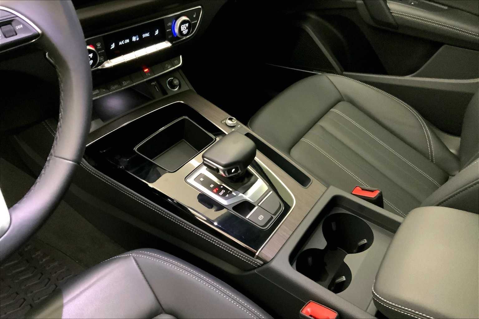 Thumbnail: 2024 Audi Q5 - 16