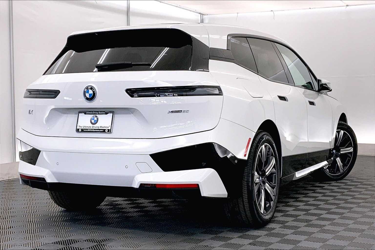 Thumbnail: 2023 BMW iX - 22