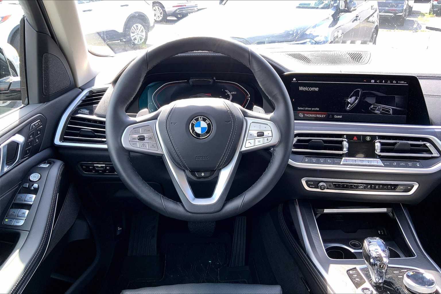 Thumbnail: 2022 BMW X7 - 15