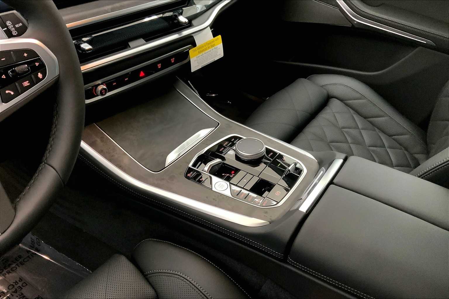 Thumbnail: 2026 BMW X5 - 17
