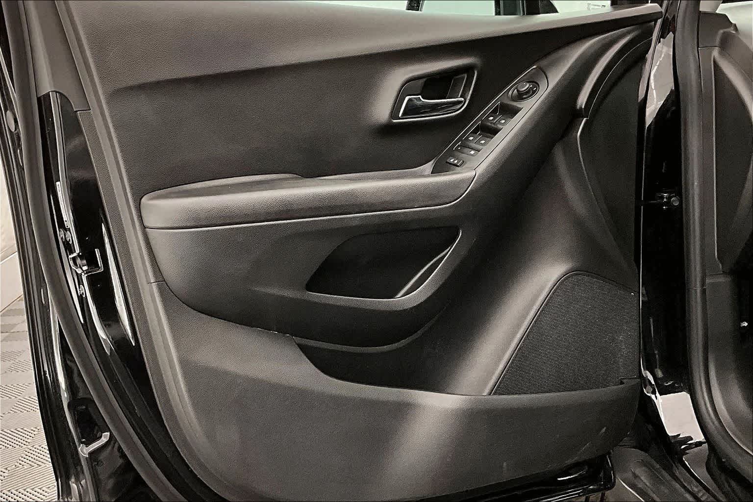 Thumbnail: 2020 Chevrolet Trax - 27