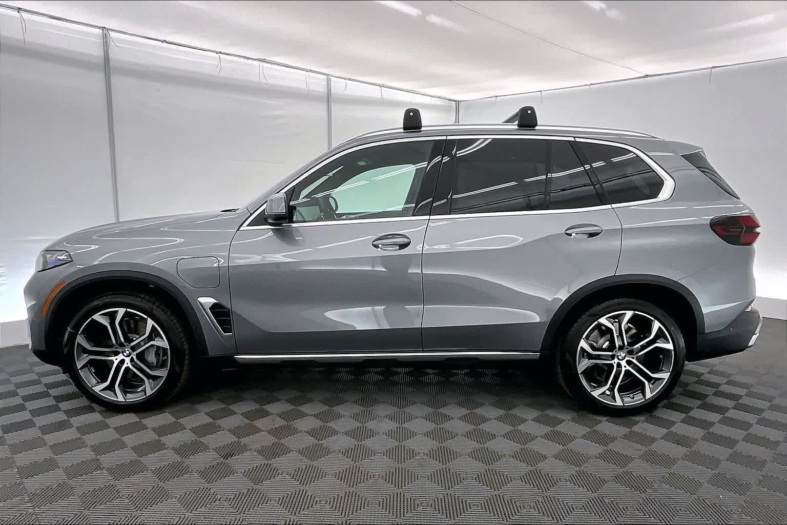 Thumbnail: 2026 BMW X5 - 3
