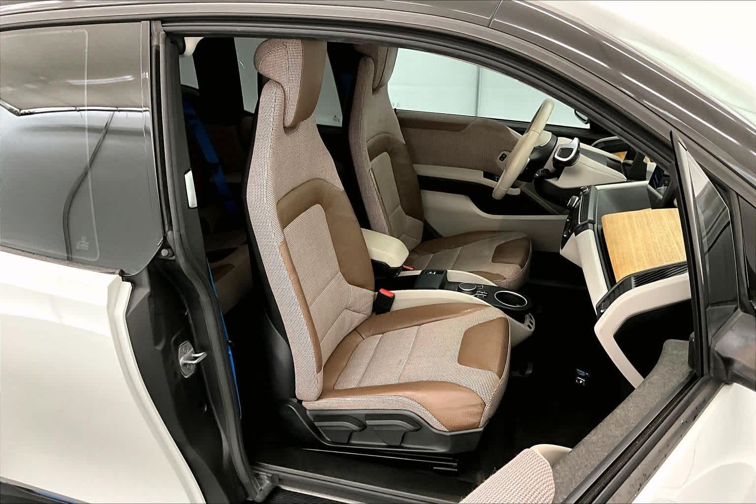 Thumbnail: 2019 BMW i3 - 13