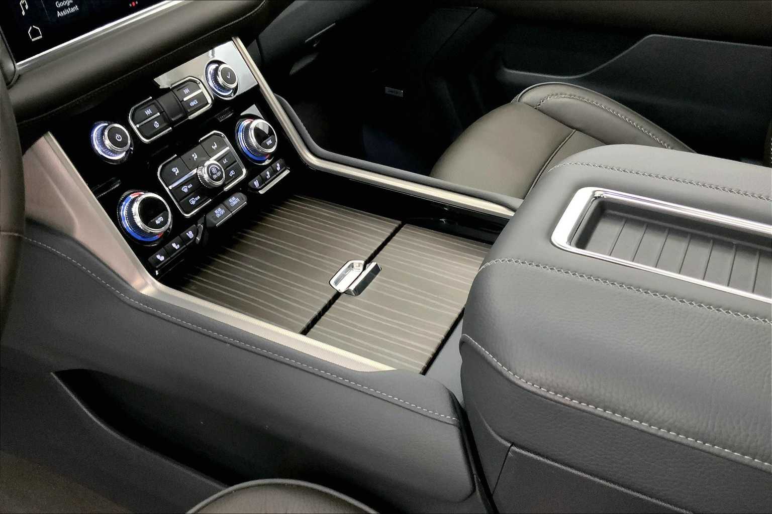 Thumbnail: 2024 GMC Yukon - 16