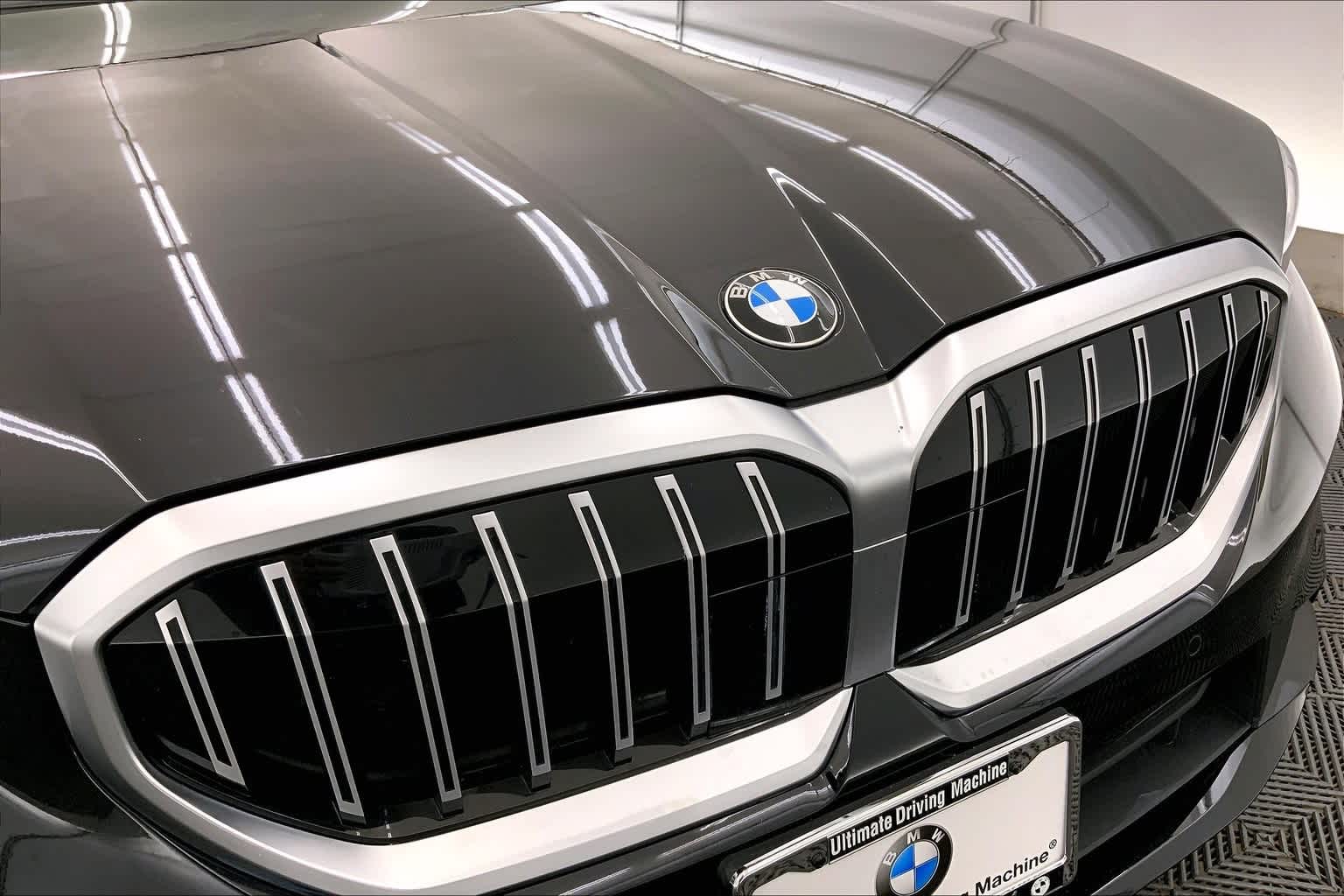 Thumbnail: 2024 BMW 5 Series - 33