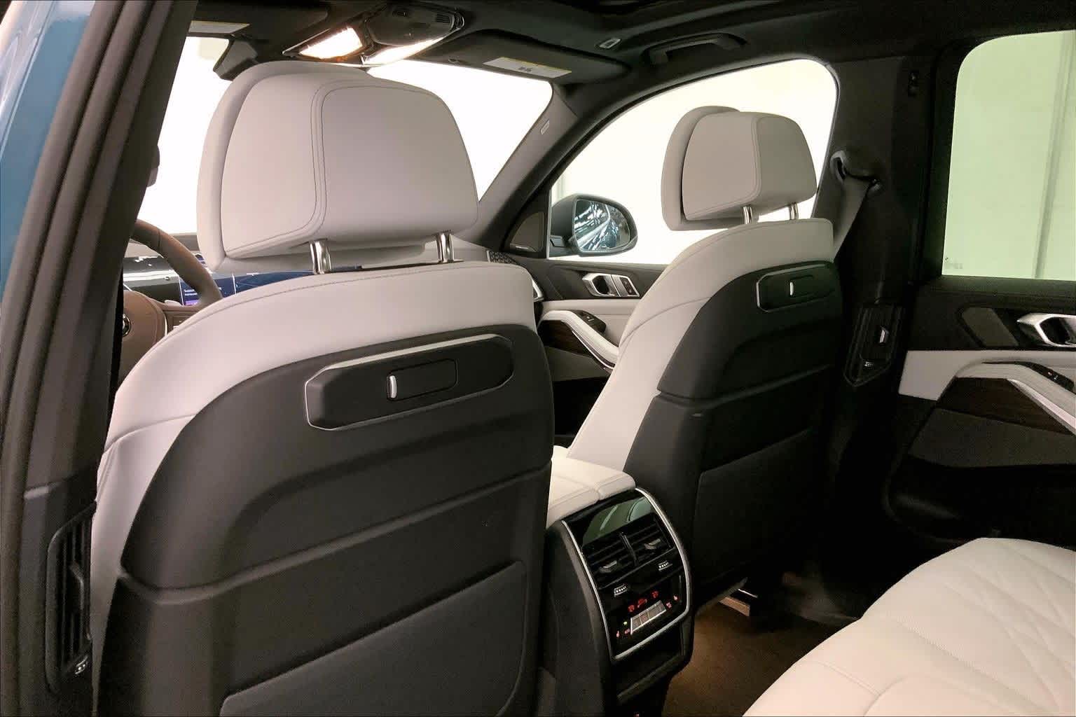 Thumbnail: 2026 BMW X5 - 12