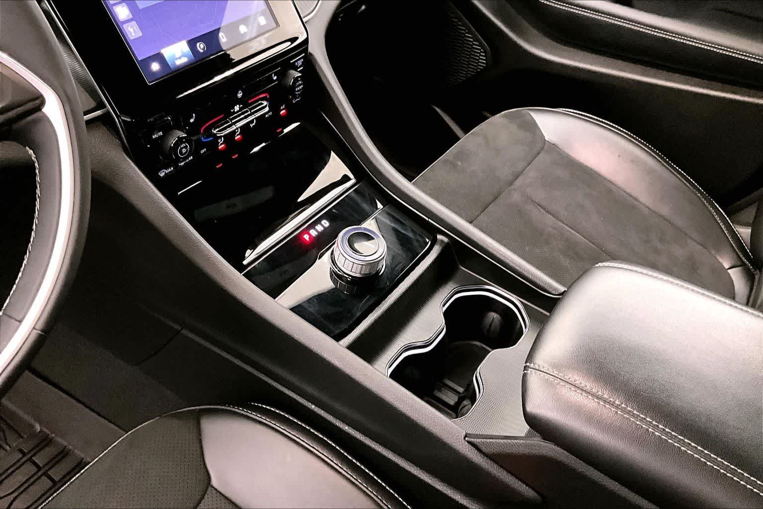 Thumbnail: 2023 Jeep Grand Cherokee - 16