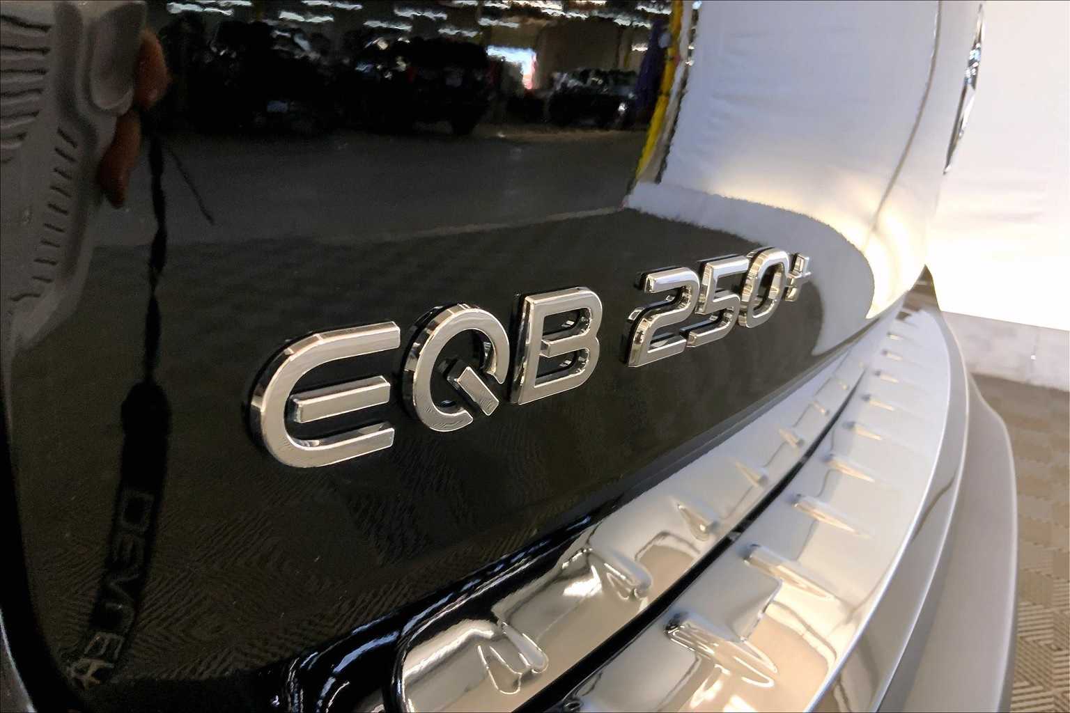 Thumbnail: 2024 Mercedes-Benz EQB - 7