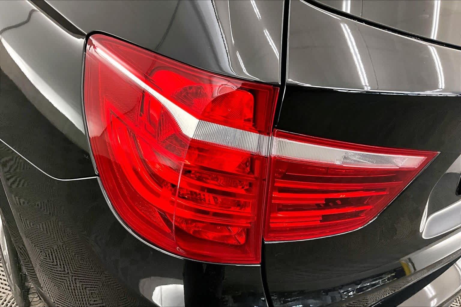 Thumbnail: 2017 BMW X3 - 32